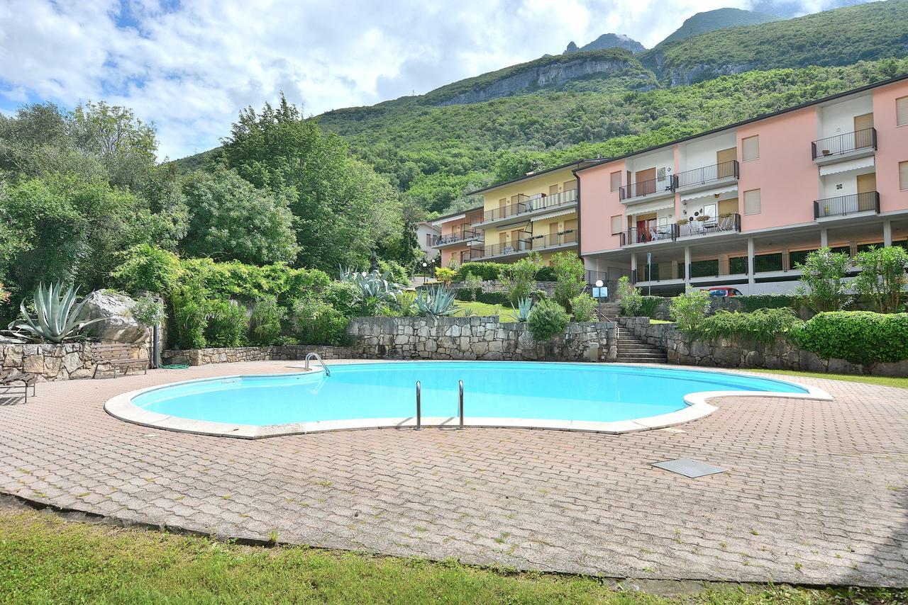 Residenza Candor With Pool Malcesine Luaran gambar